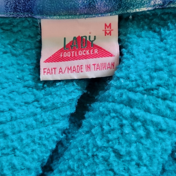 VINTAGE Lady's Footlocker Teal and Purple Half Zip - Picture 4 of 4